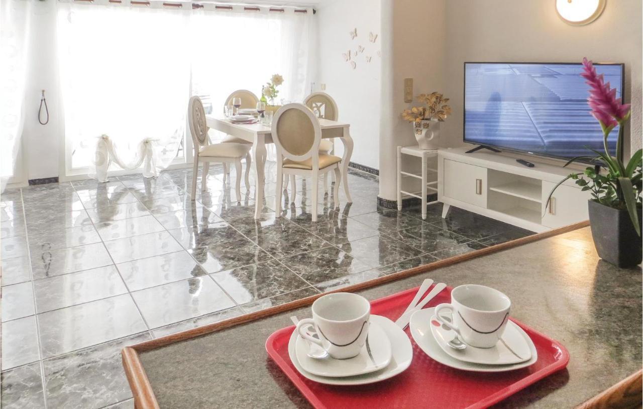 2 Bedroom Stunning Apartment In Торевьиа Экстерьер фото